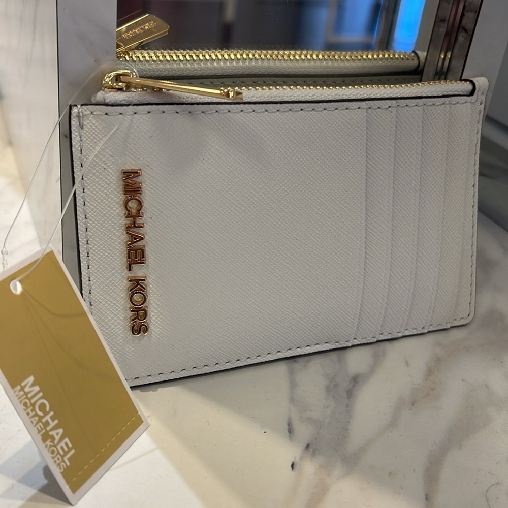 MICHAEL KORS
Jet Set Travel Md Top Zip Leather Card Case Wallet
Optic White - Picture 8 of 16